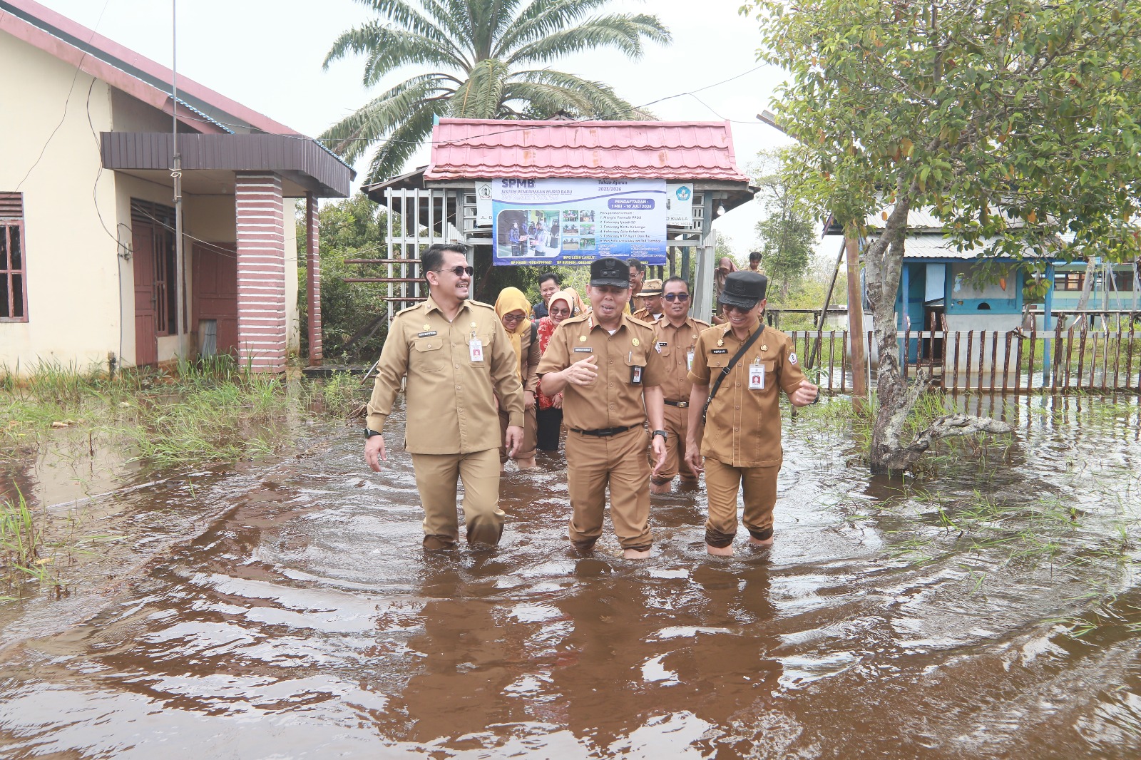 Wabup Tinjau ASAJ di Sekolah yang Terdampak Banjir