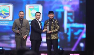 Bupati Tanah Laut  Raih Penghargaan DIA 2025 :  Inovasi SILAKAS Bawa Tanah Laut ke Panggung Nasional