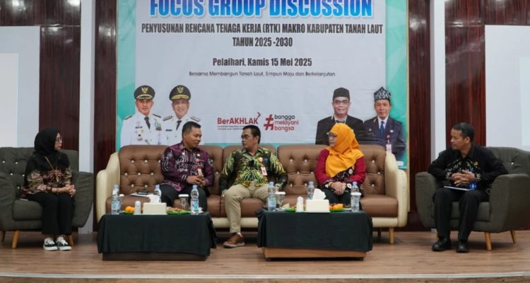 Tekan Pengangguran Terbuka, Perkuat Daya Saing SDM, Disnakerind Gelar FGD