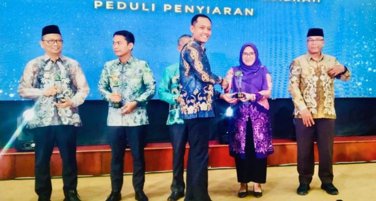 Peduli Penyiaran, Pemkab Tala Raih Penghargaan ASR 2025 KPID Kalsel