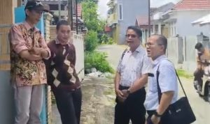 4 Orang Berpakaian Necis Hebohkan Warga Banjarbaru