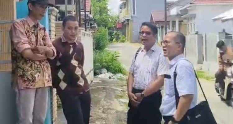 4 Orang Berpakaian Necis Hebohkan Warga Banjarbaru
