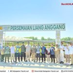 Dorong Swasembada Pangan , Wamenhut RI Serahkan 500 Bibit Produktif ke TanahLaut