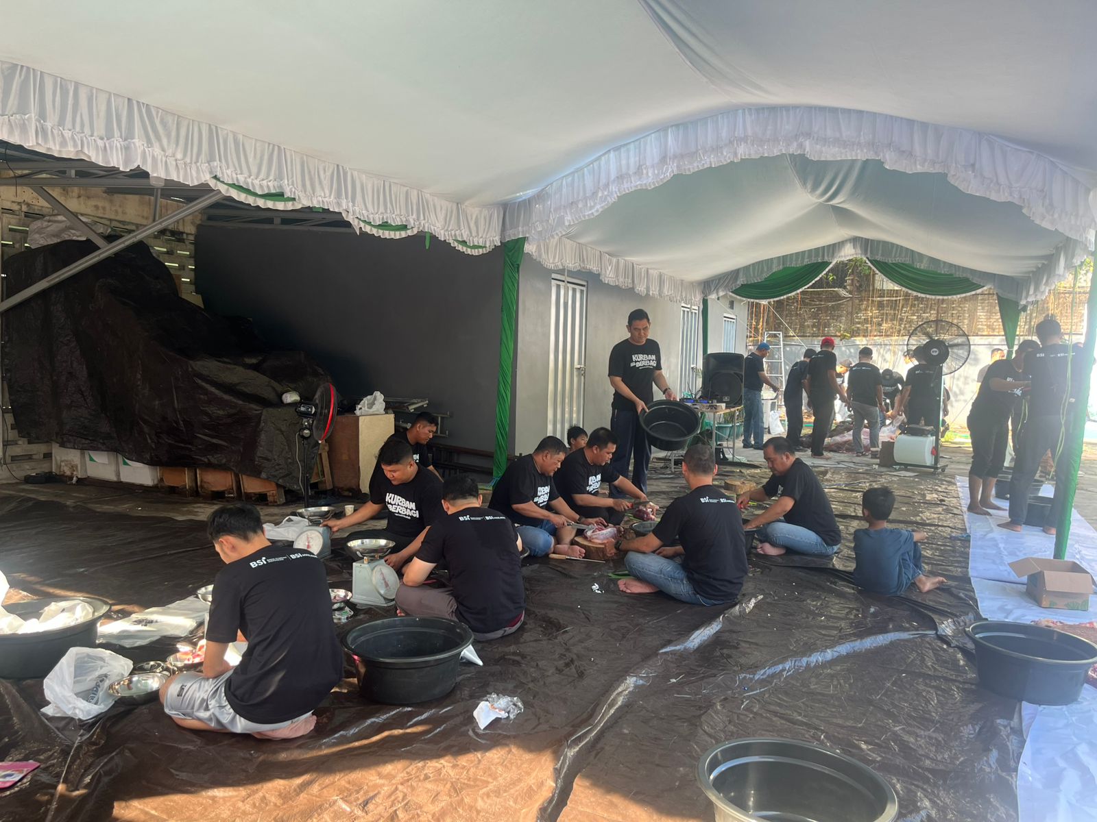 BSI hadir bukan sebagai lembaga keuangan Syariah, namun Mitra Sosial dengan menyalurkan Hewan Kurban