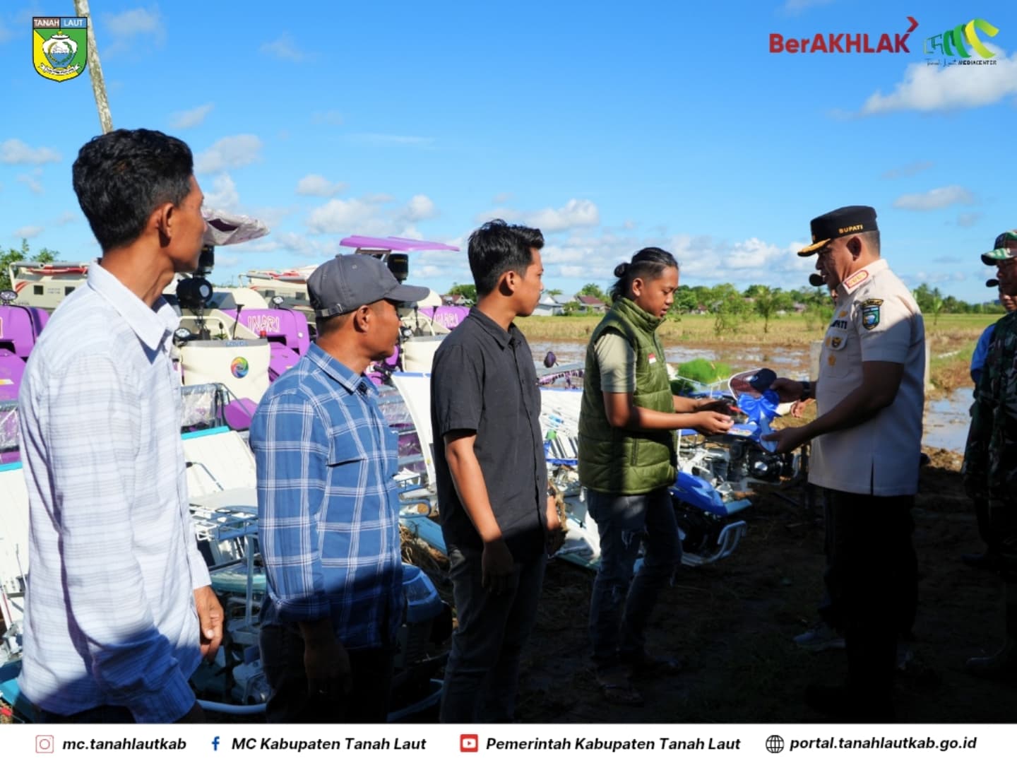 Tanah Laut Genjot Produksi Padi, Bupati Serahkan Alsintan ke Brigade Pangan