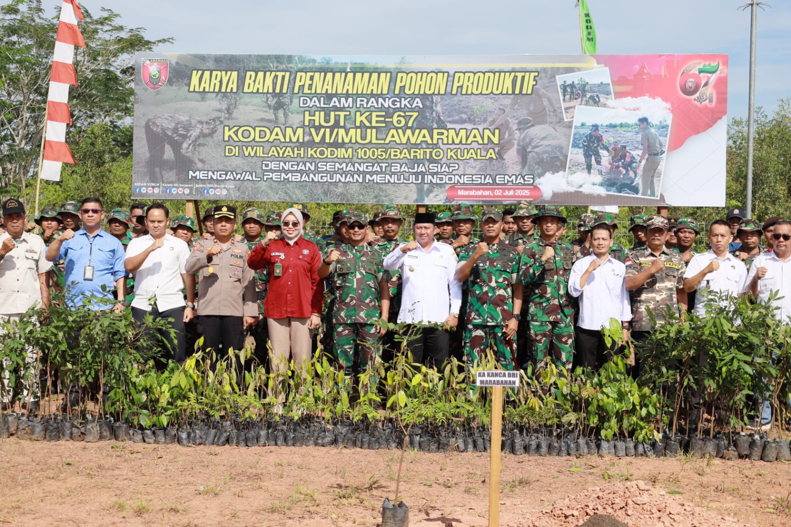 Bupati Batola bersama Kepala Staf Korem 101/ Antasari laksanakan Tanam Pohon serentak