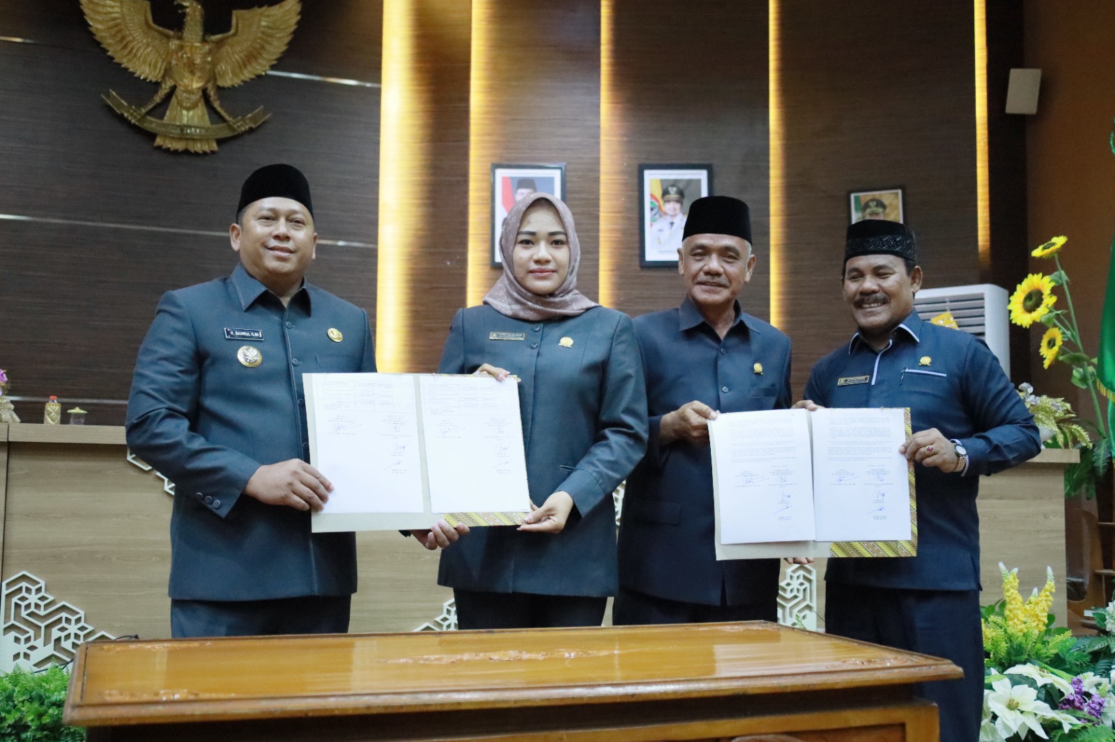 Rapat Paripurna Ke-23: DPRD Dan Pemkab Barito Kuala Tanda Tangani Persetujuan Perubahan APBD 2025