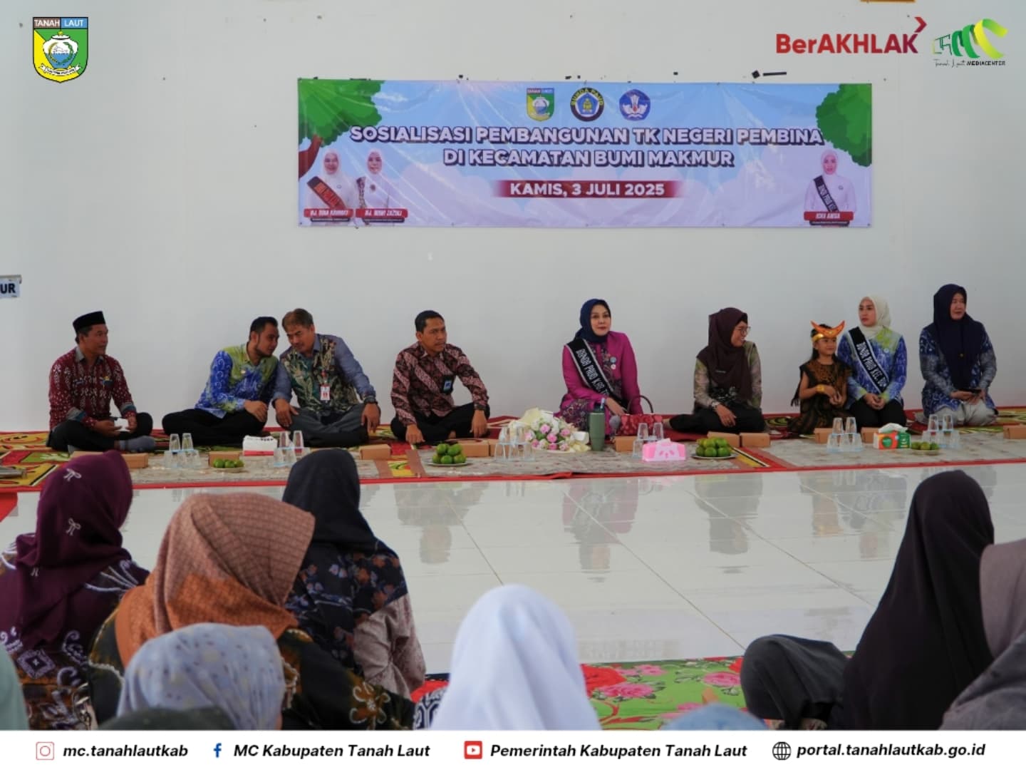 Dihadiri Hj Dian Rahmat, Kadisdikbud Mantapkan Komitmen PAUD sebagai Fondasi Utama Bangsa melalui sosialisasi Parenting