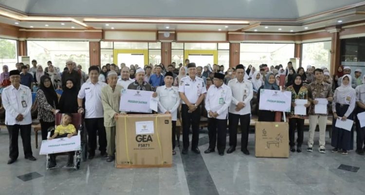Baznas Tanah Laut  berikan bantuan Dana sosial  Rp.177.773.000., kepada Warga