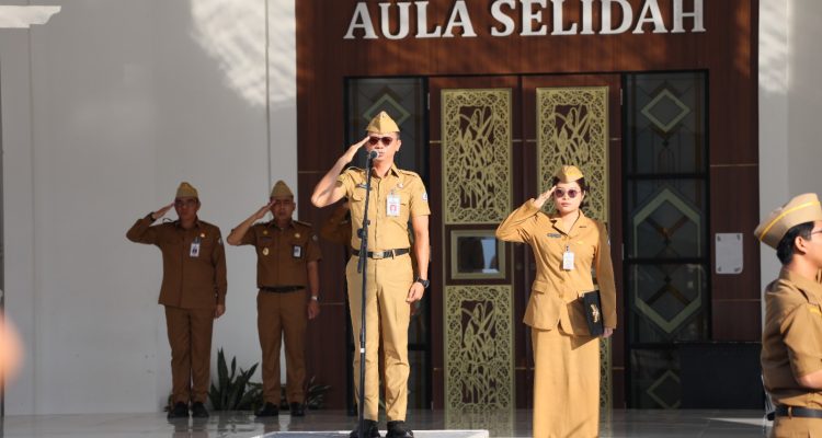 Kadiskominfo Hery Paparkan Target Digitalisasi dan Keamanan Data pada Upacara Senin Pagi