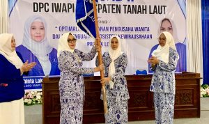 Dr Orbawati, S. Sos, MM  terpilih Kembali jadi Ketua IWAPI Tanah Laut