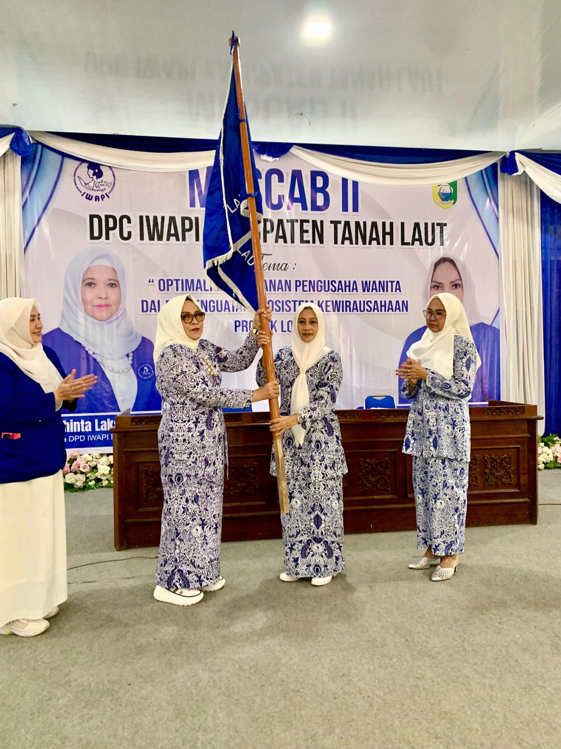 Dr Orbawati, S. Sos, MM  terpilih Kembali jadi Ketua IWAPI Tanah Laut