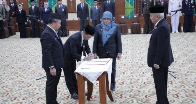 Gubernur Kalsel melantik Sekda Kalsel M. Syarifudin, yakin sebagai Panglima Birokrasi