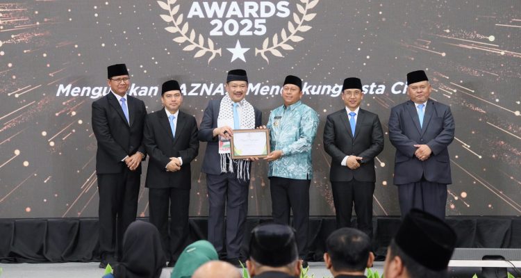 Bupati Barito Kuala Raih Penghargaan Pendukung Gerakan Zakat Indonesia