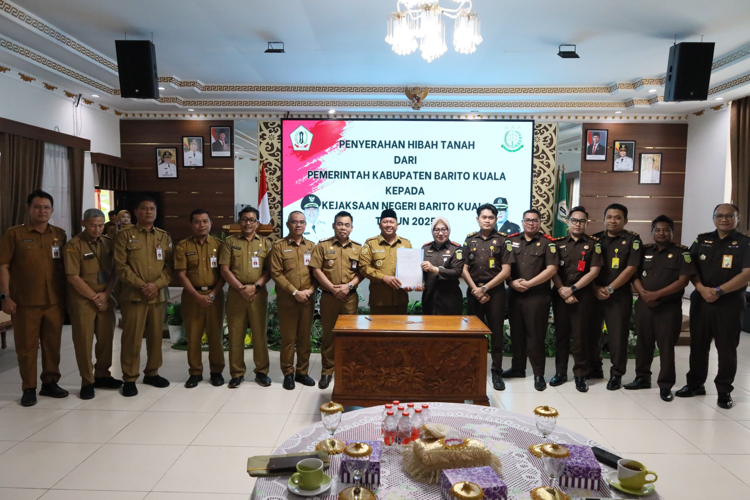 “Pemkab Barito kuala Serahkan Tanah Hibah Untuk Pembangunan Kantor Kejari”