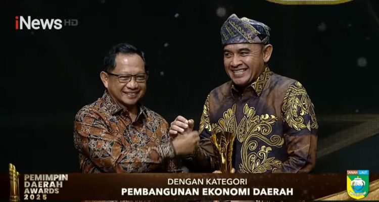 Tito Karnavian Serahkan PDA 2025 ke Bupati Rahmat Trianto