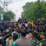 Ribuan Pendemo Datangi Gedung DPRD Kalsel : Tuntut Aspirasi Mereka Diperjuangkan