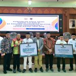 Komisi VIII Serahkan Bantuan Rp1,1 Miliar, Sudian Noor Dorong Kalsel Jadi Pusat Industri Halal