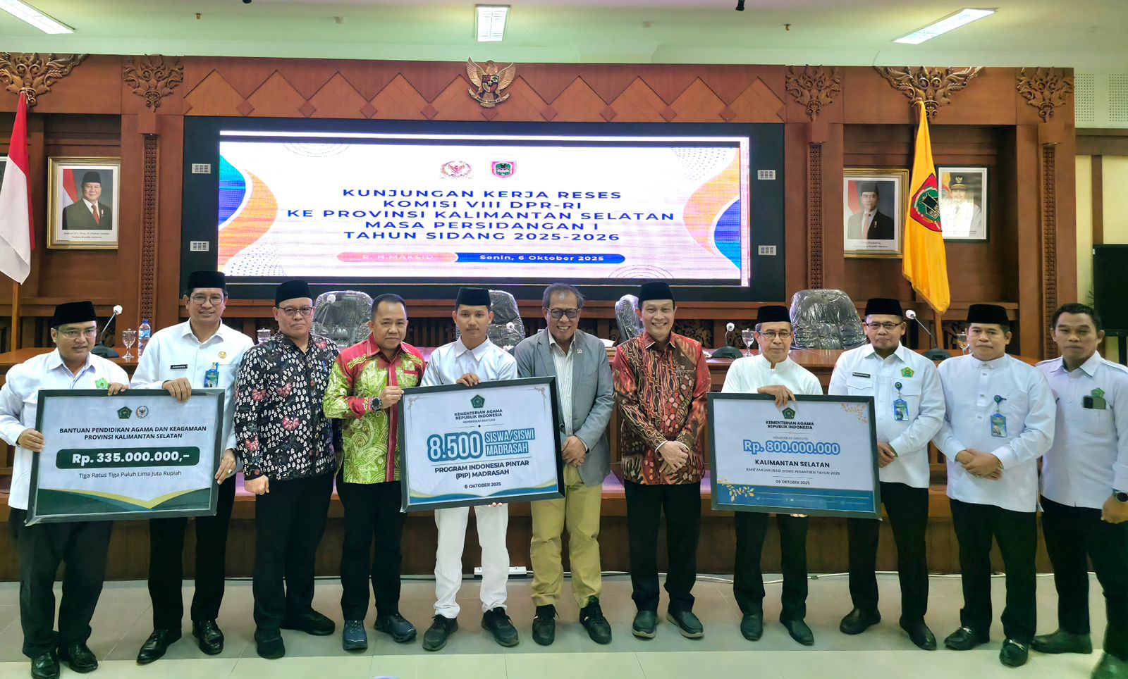 Komisi VIII Serahkan Bantuan Rp1,1 Miliar, Sudian Noor Dorong Kalsel Jadi Pusat Industri Halal