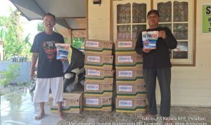 Kepala BPP Pelaihari Bagikan Racun Tikus ke Poktan di Desa Desa