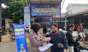 Satlantas Polres Banjar Gelar Program ‘Polantas Menyapa’ di KB Samsat Martapura