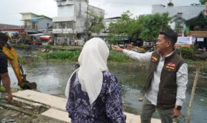 Upaya Pengendalian Banjir, Walikota Yamin  Pantau Pengerukan Sungai Guring