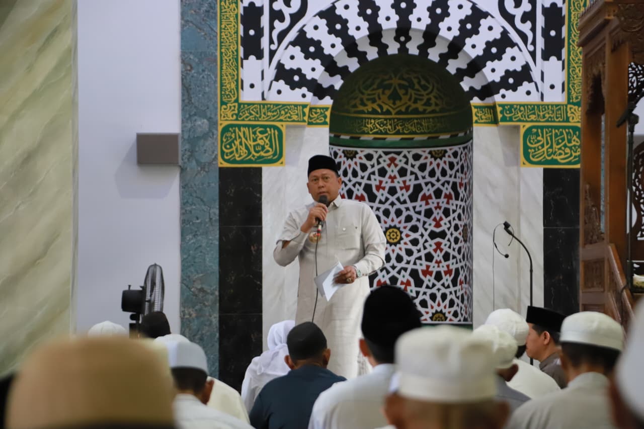 Bupati H. Bahrul Ilmi Laksanakan Sholat Idul Fitri di Desa Tatah Mesjid