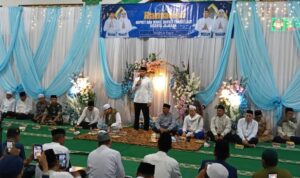 Bupati Wakil Bupati Tala akhiri Safari Ramdhan di Masjid Al Fatah Sembari bagikan Bantuan