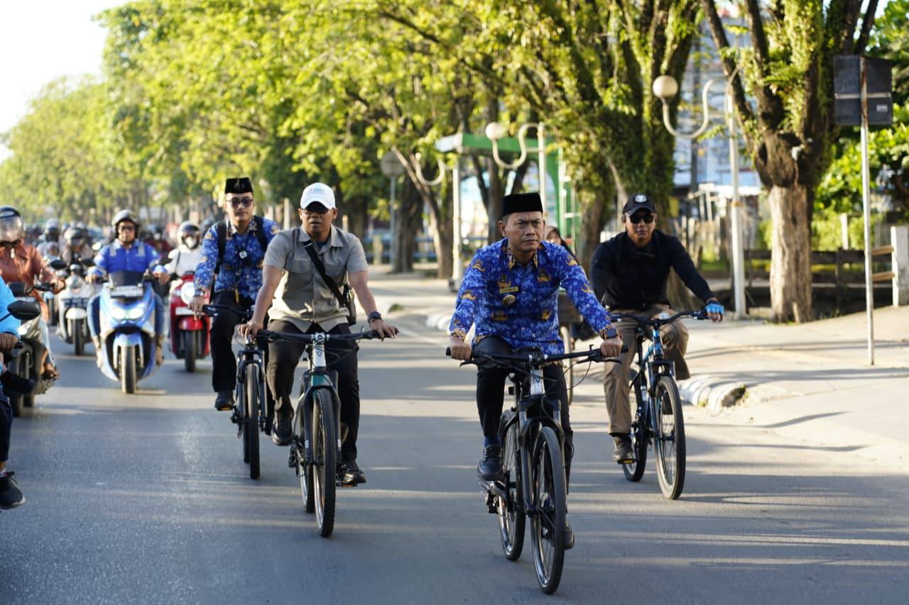 Gowes ke Balai Kota, Wali Kota Banjarmasin Hadiri Apel Kesadaran Nasional KORPRI 2026