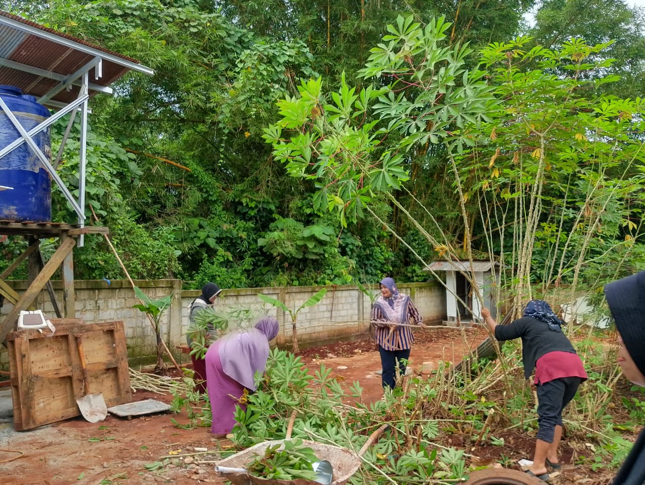 SPPG Nanam Jariyah Indonesia Mazaya Catering Gelar Aksi Bersih-Bersih Lingkungan Kerja