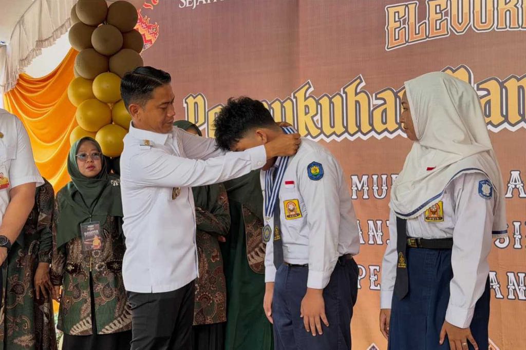 Komitmen Majukan Pendidikan, Wali Kota Banjarmasin Beri Motivasi Langsung Lulusan SMPN 9