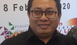Geliat Bayang-Bayang Sang Mantan