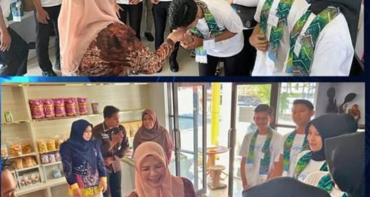 Finalis Putra Putri Pariwisata Tanah Laut diajak kembangkan Potensi Daerah PROMOKAN Produk Unggulan Daerah