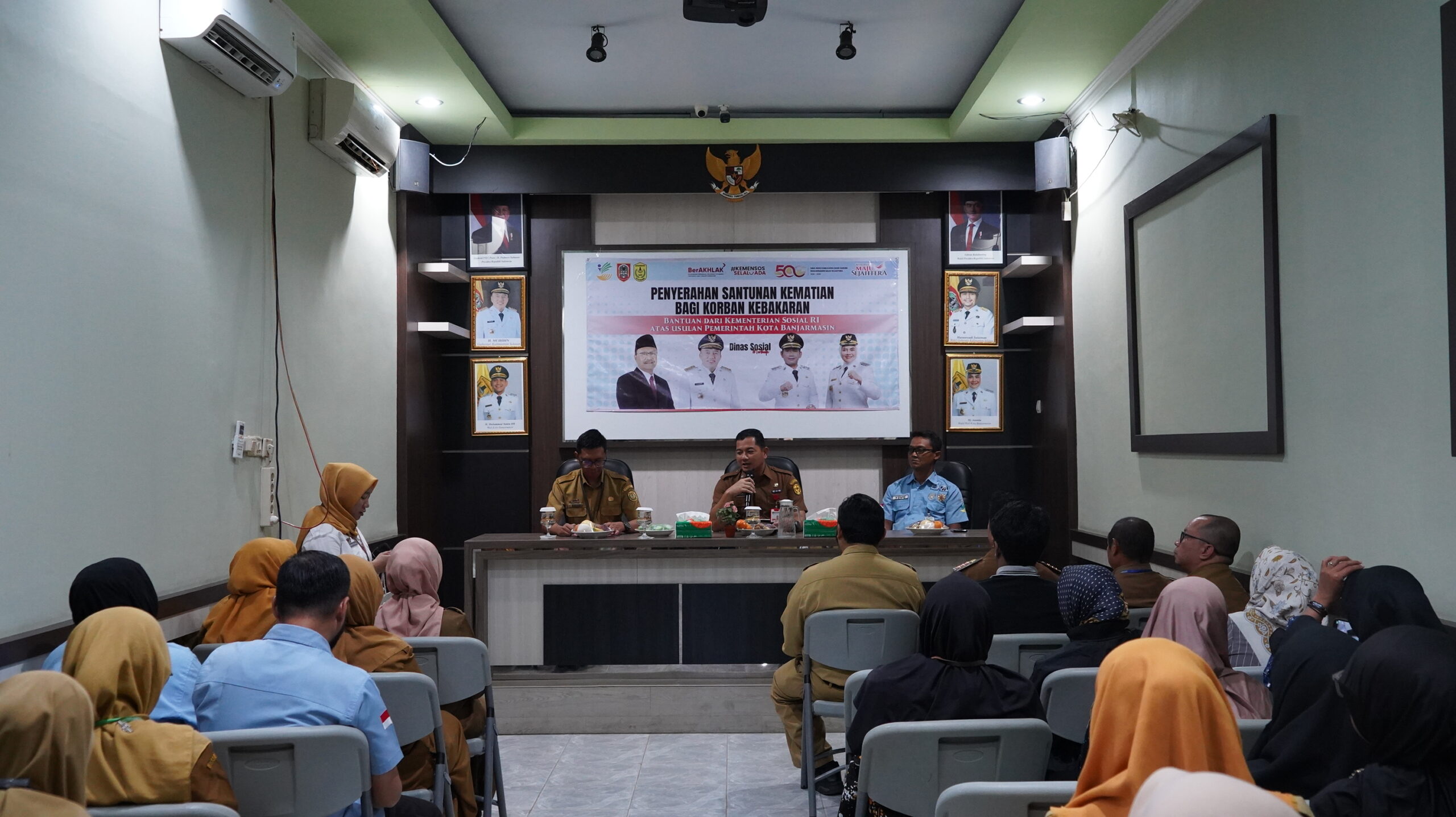 Sekda Tezar Salurkan Santunan Kematian Kemensos Senilai Rp60 Juta untuk Ahli Waris Terdampak Kebakaran