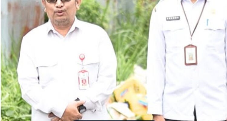 Terima Laporan Masyarakat Melubernya sampah  ditepian Kuburan Muslimin, DPRKPLH Segera Bertindak