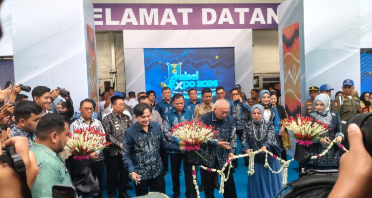Gubernur Kalsel H Muhidin membuka  Kalsel Expo 2026 di Banjarbaru